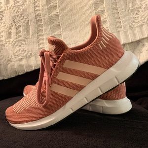 Adidas Swift Run